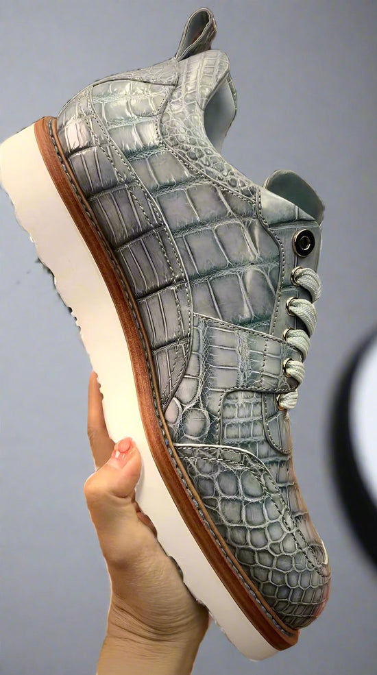 Grey Alligator Leather Low Top Lace Up Running Sneakers With White Sole - Sneaker Shoes